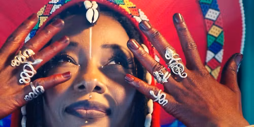 Fatoumata Diawara in Den Haag in Zuid-Holland