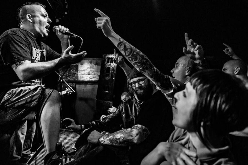 Peter & The Test Tube Babies (UK) + Disturbance + De Badslippers in Zuid-Holland