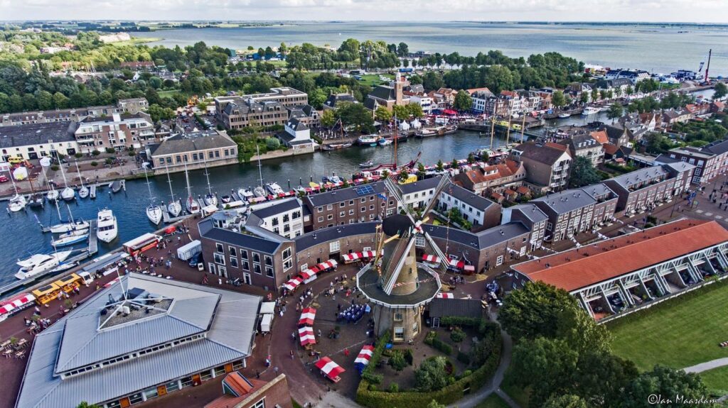 Jaarmarkt Scheveningen Boulevard in Zuid-Holland