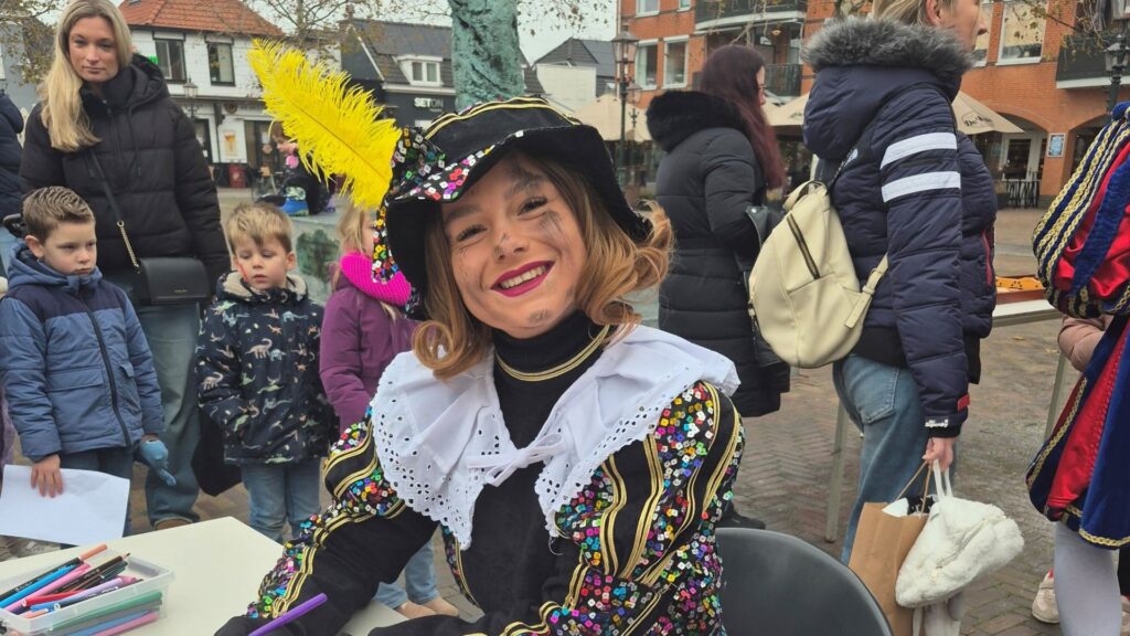 Pieten bezoeken centrum ‘s-Gravenzande in Zuid-Holland