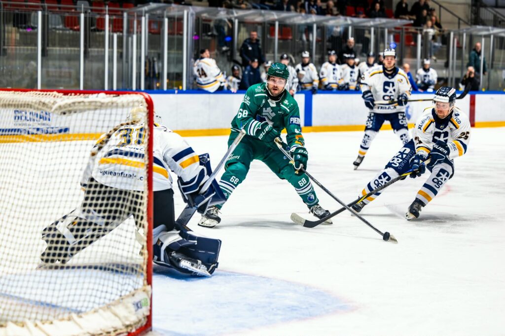 Eredivisie-ijshockey: Dordrecht Lions – Eindhoven Kemphanen in Dordrecht