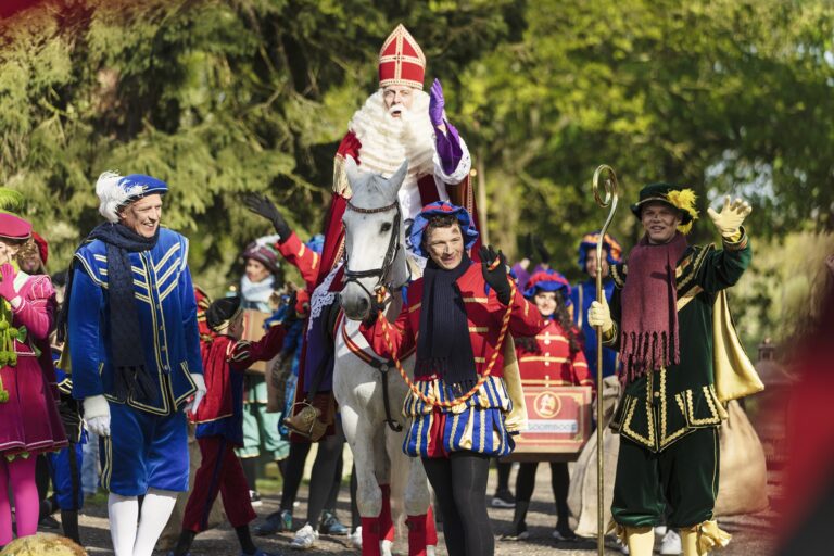 De Grote Sinterklaasfilm en de Vliegende Pieten — Film in Zuid-Holland
