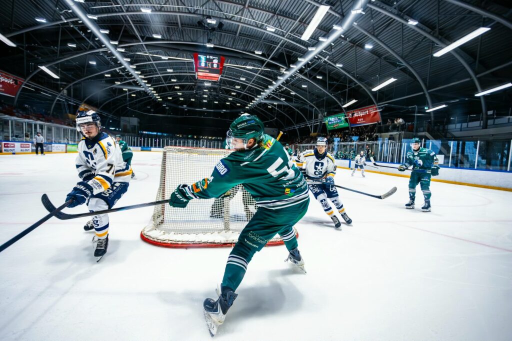 Eredivisie-ijshockey: Dordrecht Lions – OG Capitals Leeuwarden in Dordrecht